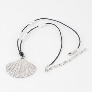 Pearled Clam Shell Necklace